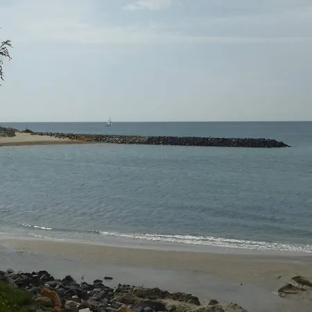 Au Bord De La 公寓 *